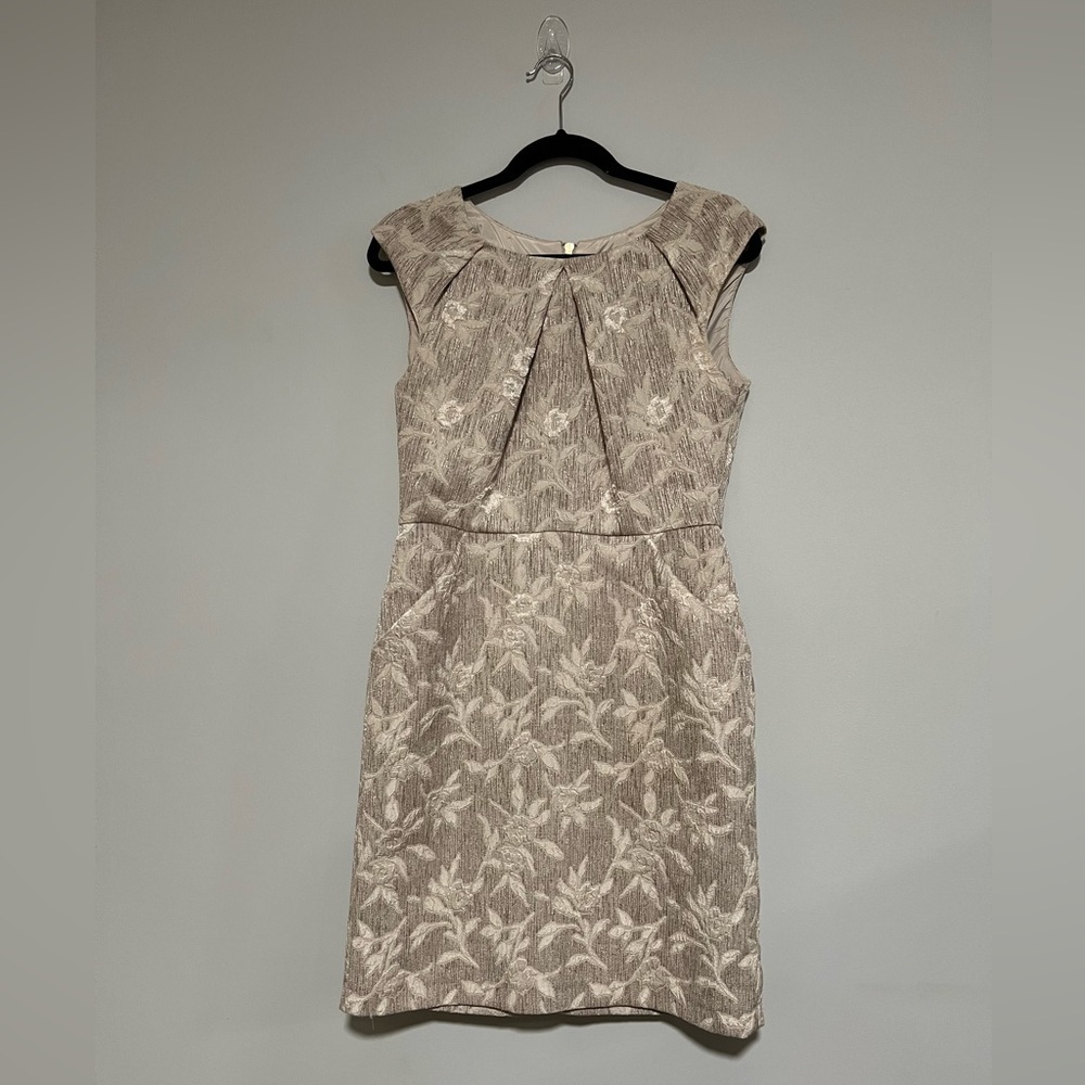 Just…Taylor Textured Gold Brocade Shift Dress Size 6 Wedding Party Holiday